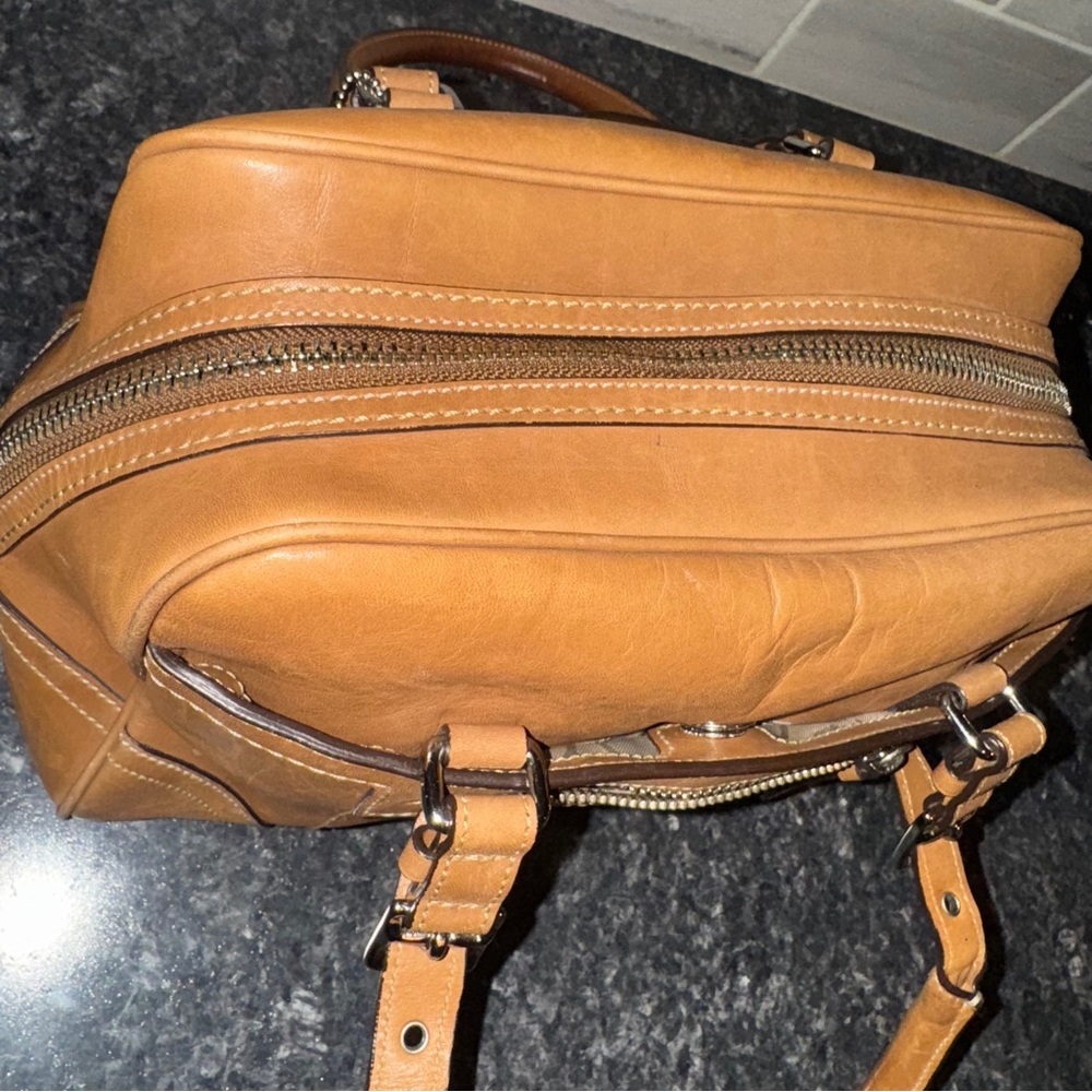 Coach Pre-owned Brown Hamptons Leather Purse - Picture 7 of 16